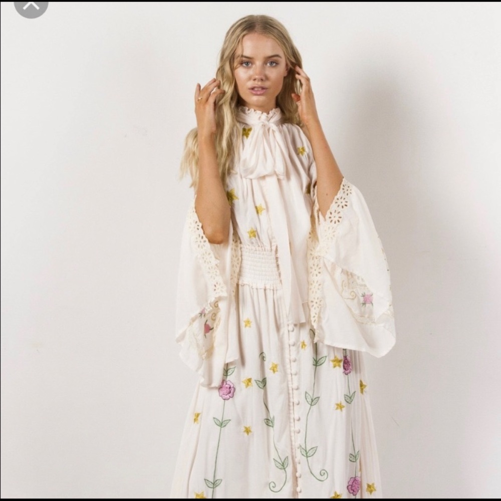 NWT Fillyboo "Butterfly Kisses" Embroidered Halter Top White Maxi Dress Sz M